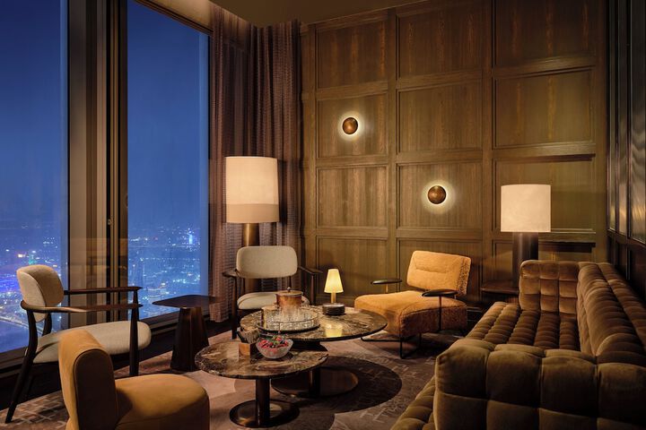 Lounge 103 of 154