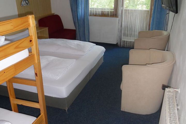 Room 17 of 29