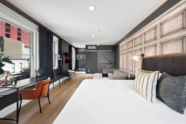 Room 90 of 285