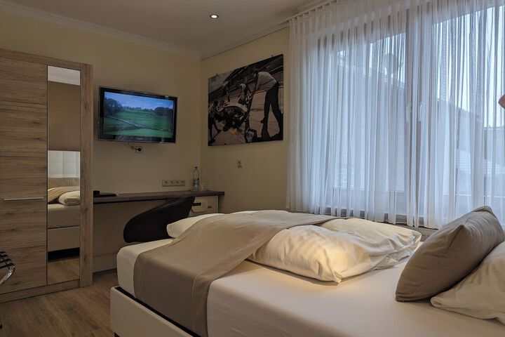 Room 35 of 79