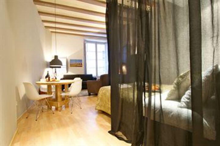 Room 5 of 18