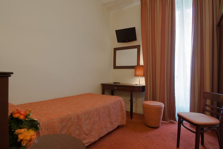 Room 5 of 39