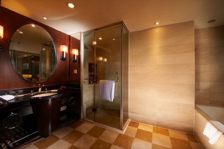 Room 21 of 40