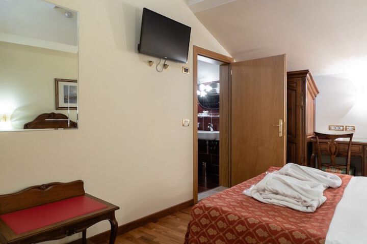 Room 19 of 73