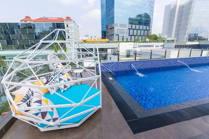 Hotel Pool