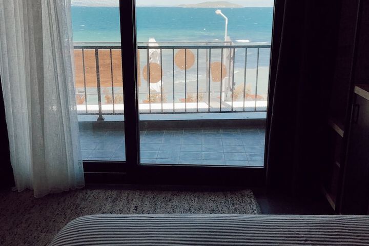 Room 8 of 52