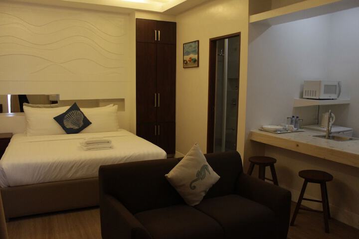 Room 17 of 42