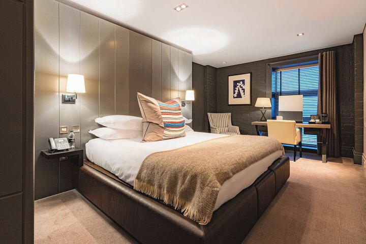 Room 15 of 43