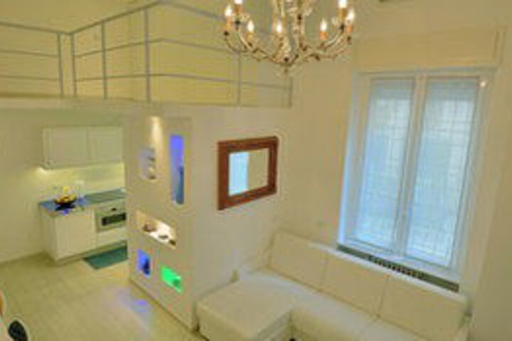 Room 62 of 71