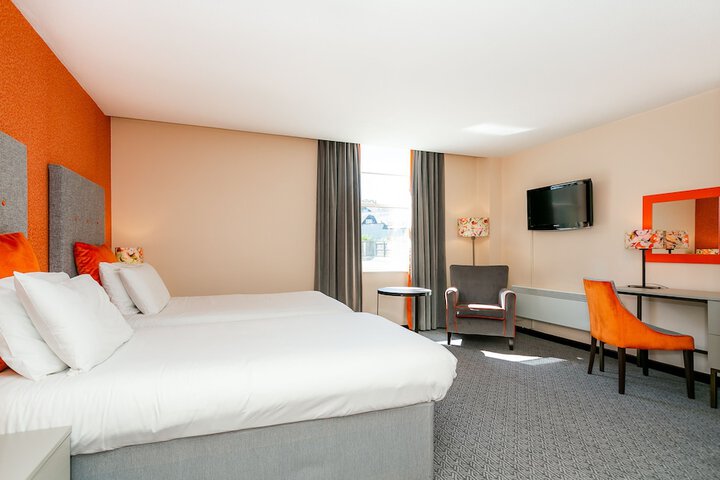 Room 8 of 42