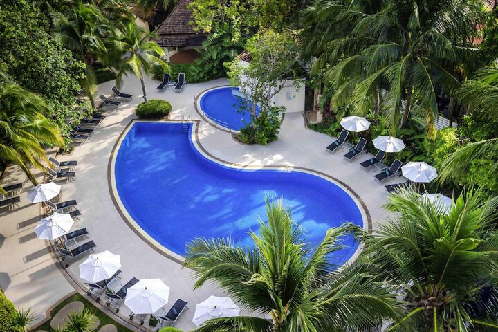 Hotel Pool