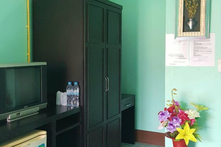 Room 10 of 25