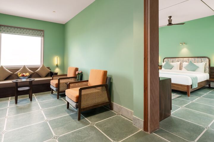 Room 13 of 20