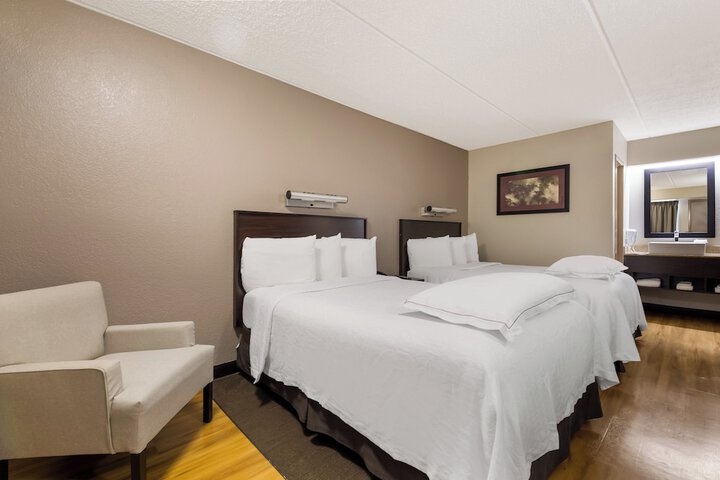 Standard Room, King or Two Doubles (3 of 7)