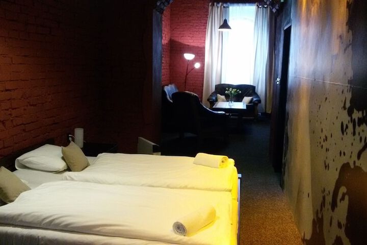 Room 15 of 84