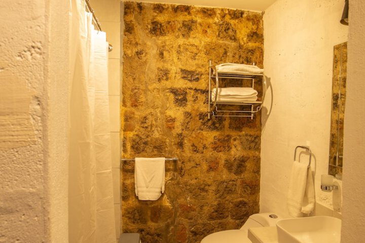 Room 21 of 25