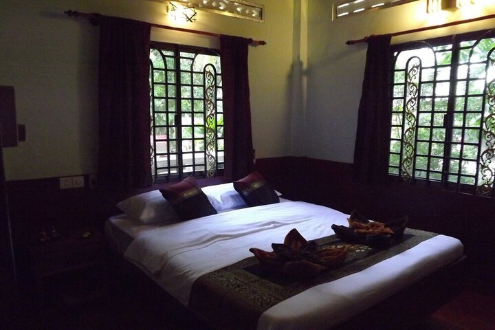 Room 18 of 48