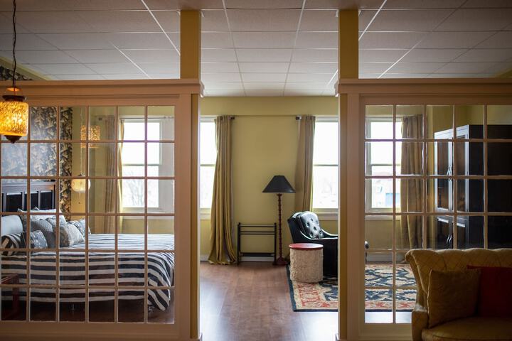 Room 34 of 107
