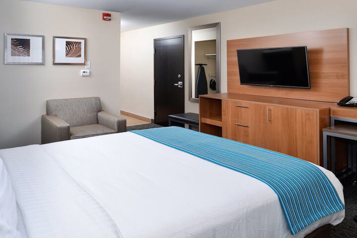 Room 2 of 61
