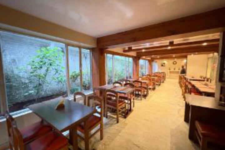 Dining 2 of 23