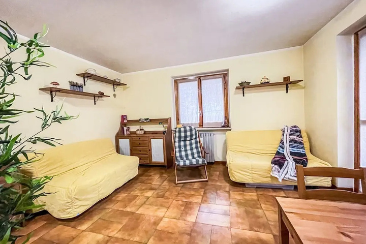 Room 4 of 19