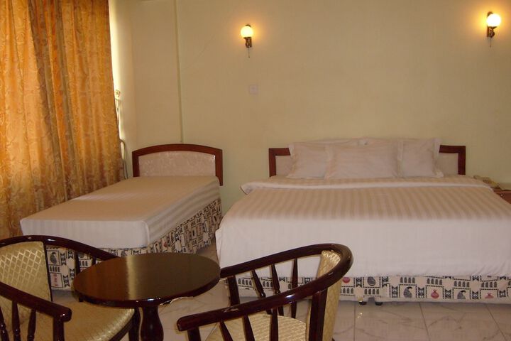 Room 2 of 43