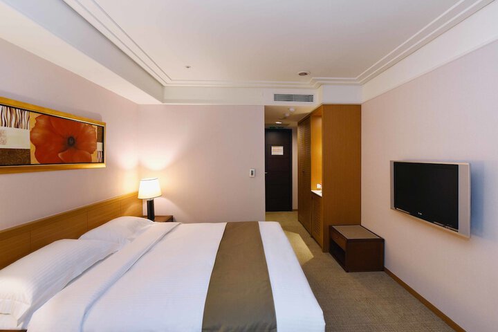 Room 5 of 29
