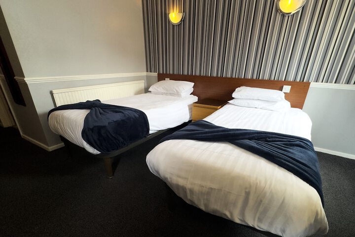 Room 5 of 27
