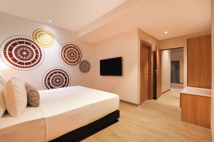Room 32 of 68