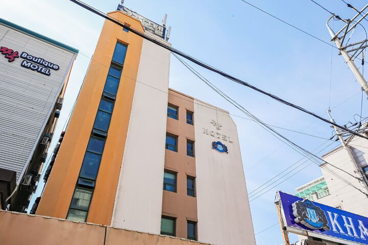 Hotel 2 of 4