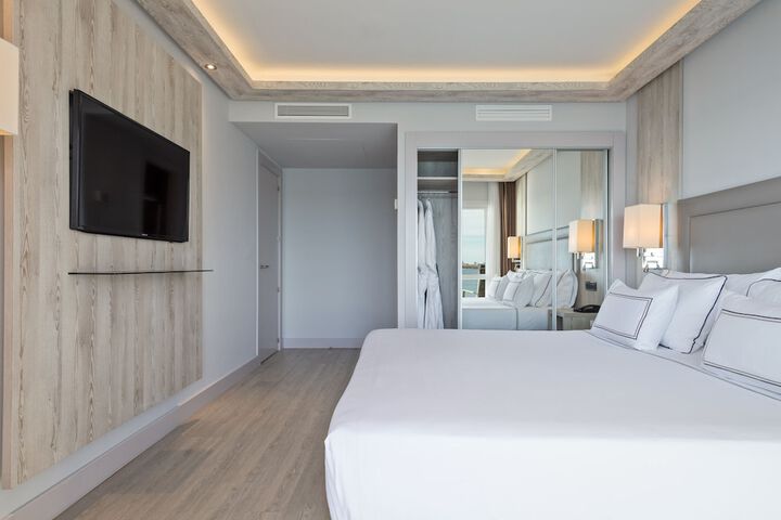 Room 19 of 145