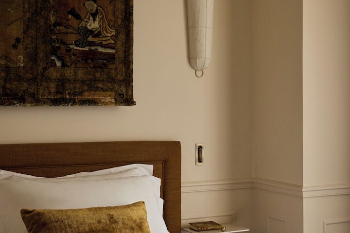 Room 14 of 43