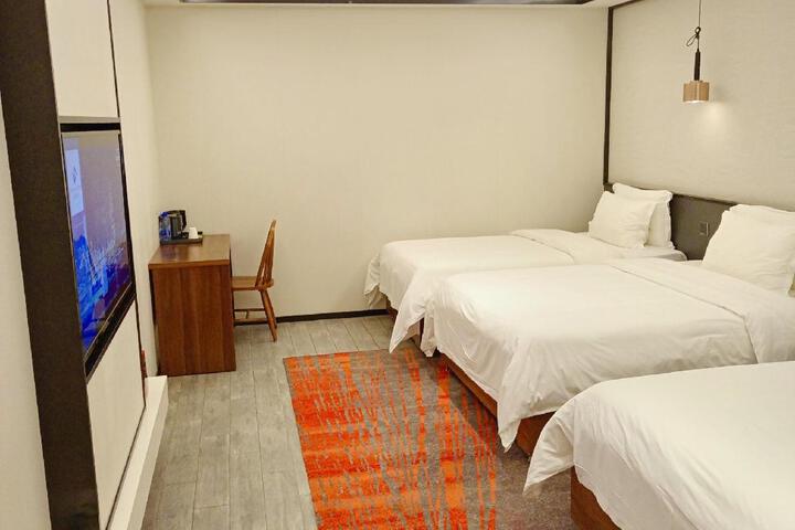 Room 5 of 21