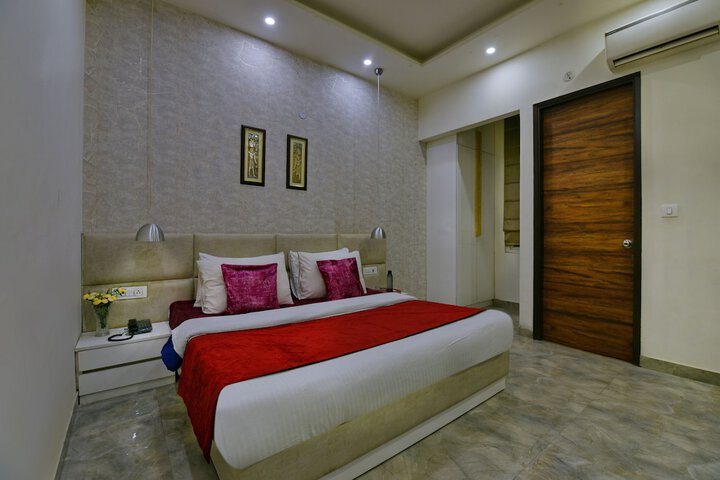 Room 7 of 38
