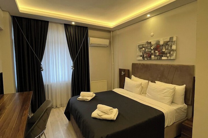 Room 9 of 46
