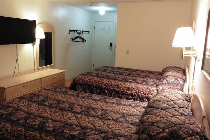 Room 8 of 35