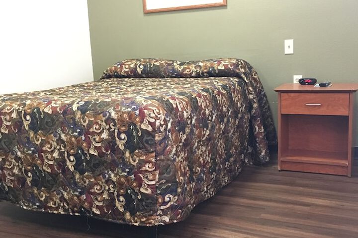 Room 6 of 48