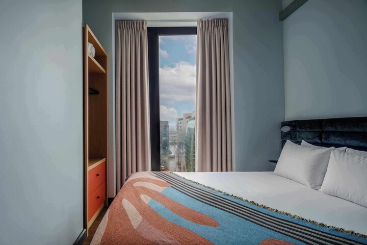 Room 7 of 71