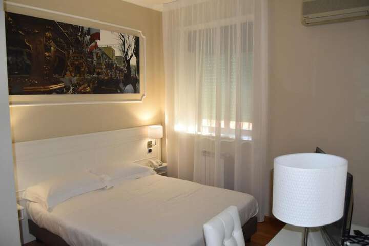 Room 7 of 22