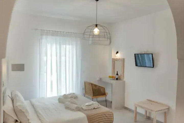 Room 2 of 27