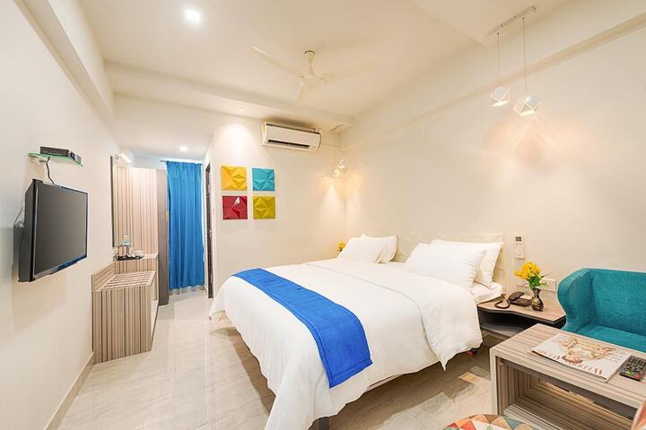 Room 10 of 20