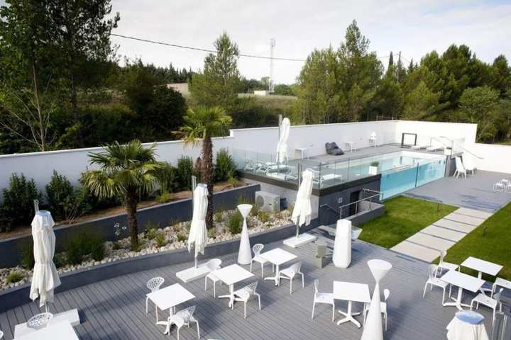Pool 6 of 8