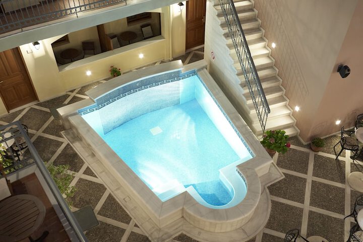 Pool Hotel
