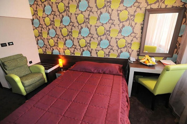 Room 19 of 49
