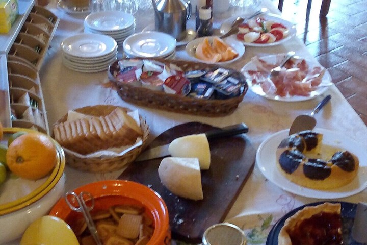 Dining 8 of 15