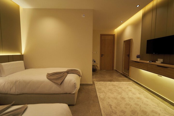 Room 64 of 148