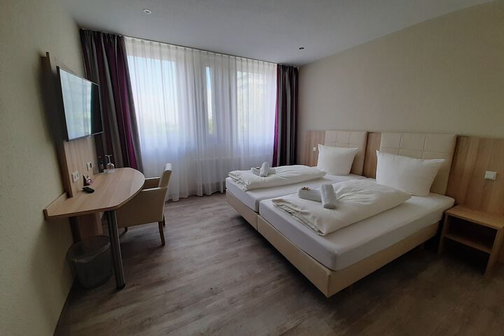 Room 10 of 39