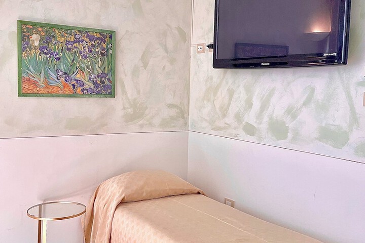 Room 14 of 36