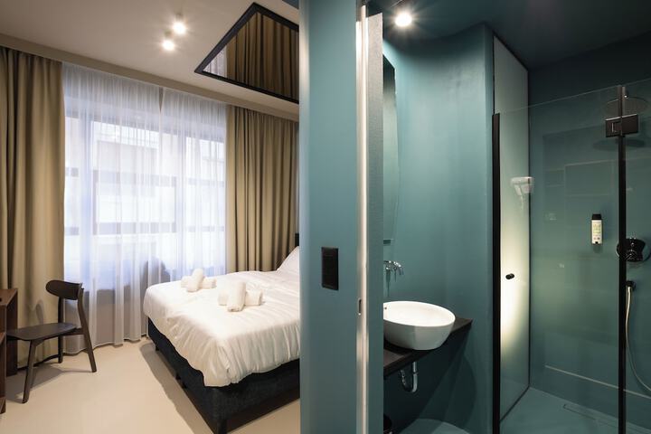 Room 28 of 133