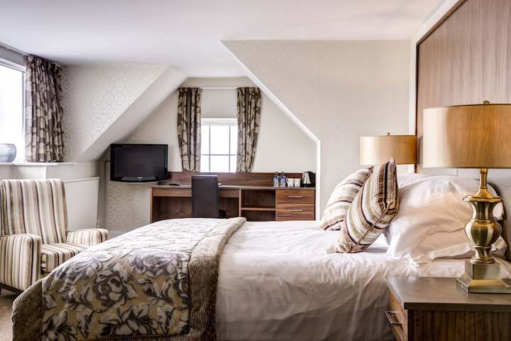 Room 14 of 108
